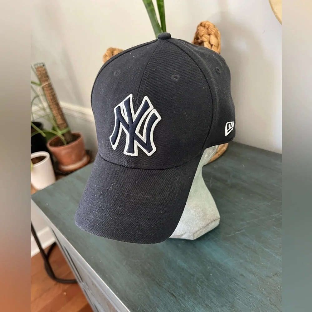 NY Yankees New Era New York MLB. Black